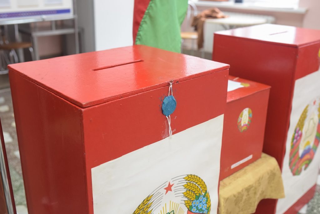 Власти напомнили, что агитация при сборе подписей за кандидатов в депутаты запрещена