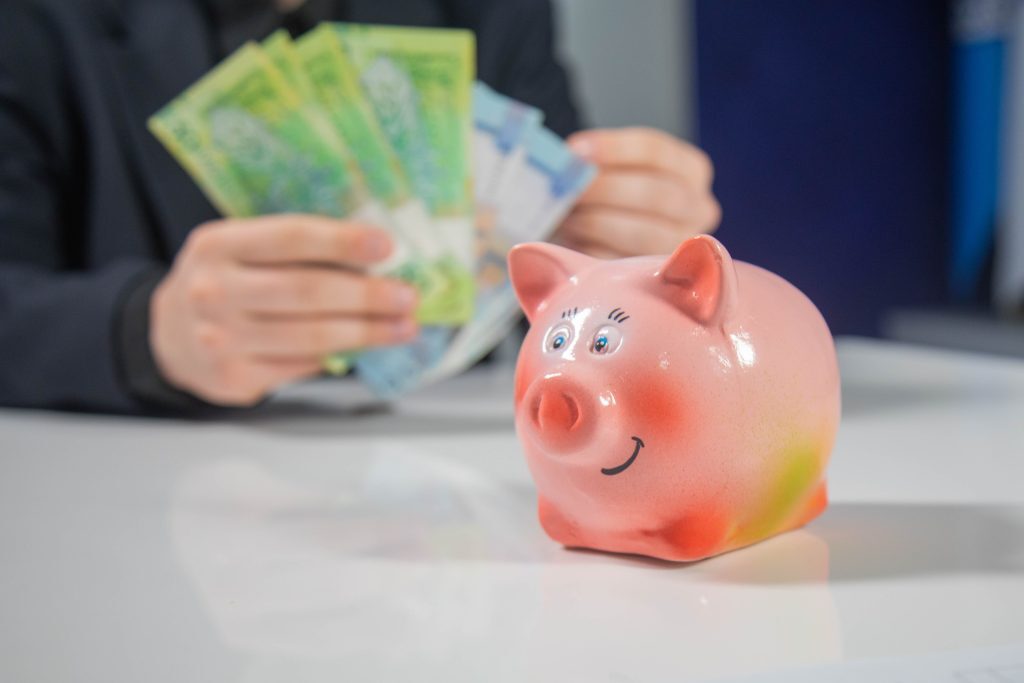 Минимальная зарплата с 1 января 2024-го вырастет на 13%