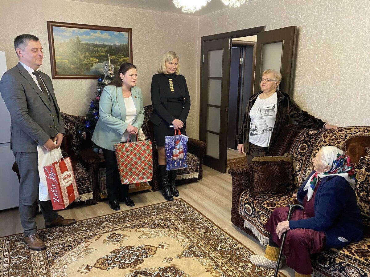 В рамках благотворительной акции «От всей души» со столетним юбилеем поздравили Анастасию Сергеевну Дударенко
