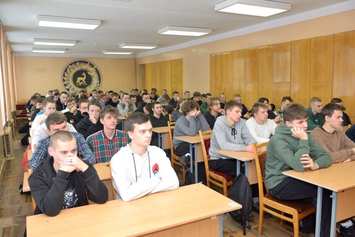 В автотранспортном колледже прошел открытый диалог «Молодежь и выборы — формула ответственности»