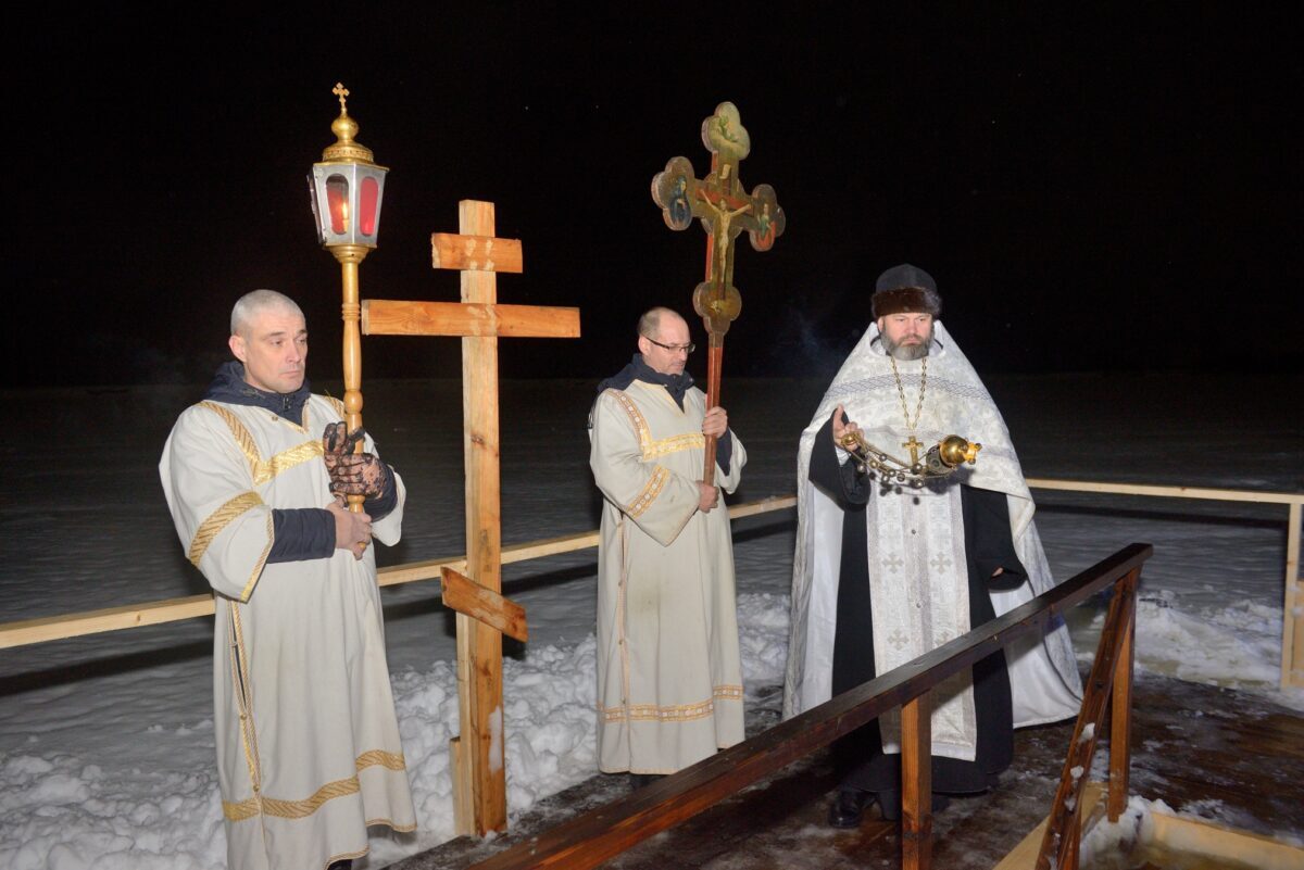 В 6-м микрорайоне г. Бобруйска совершили чин Великого освящения воды