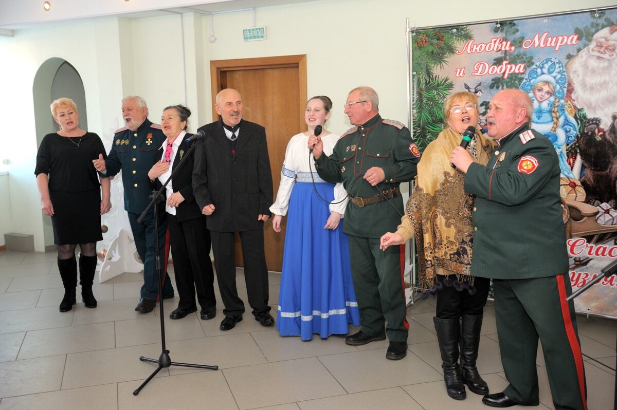 В Бобруйске прошла праздничная программа «Мудрости свет – юности в радость» (дополнено)