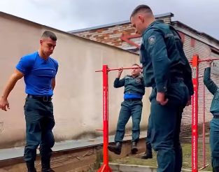 В преддверии единого дня голосования бобруйские спасатели запустили челлендж «25 раз за Беларусь»