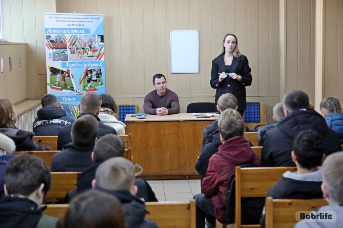 Есть с кого взять пример. Юные бобруйчане встретились с Геннадием Олещуком
