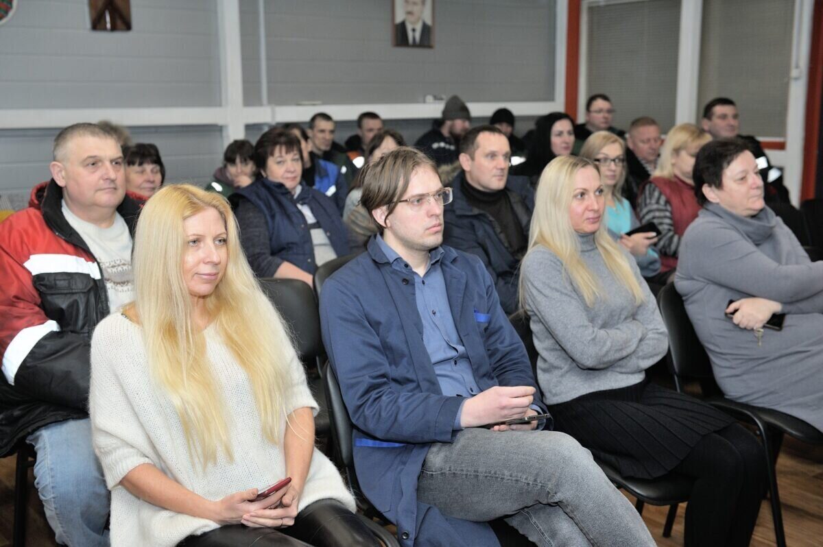 Кандидаты в депутаты всех уровней знакомятся с избирателями и приглашают проголосовать за достойных