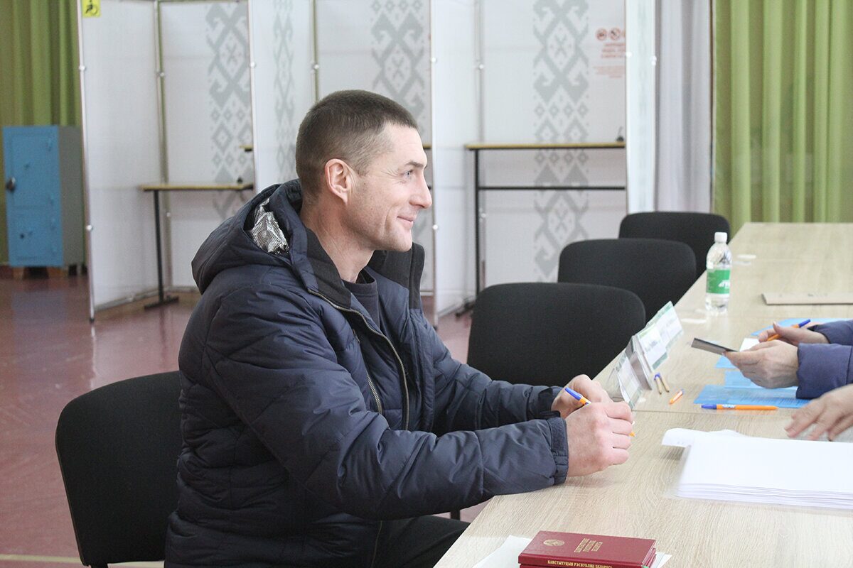 В Бобруйске избиратели получают 3 бюллетеня