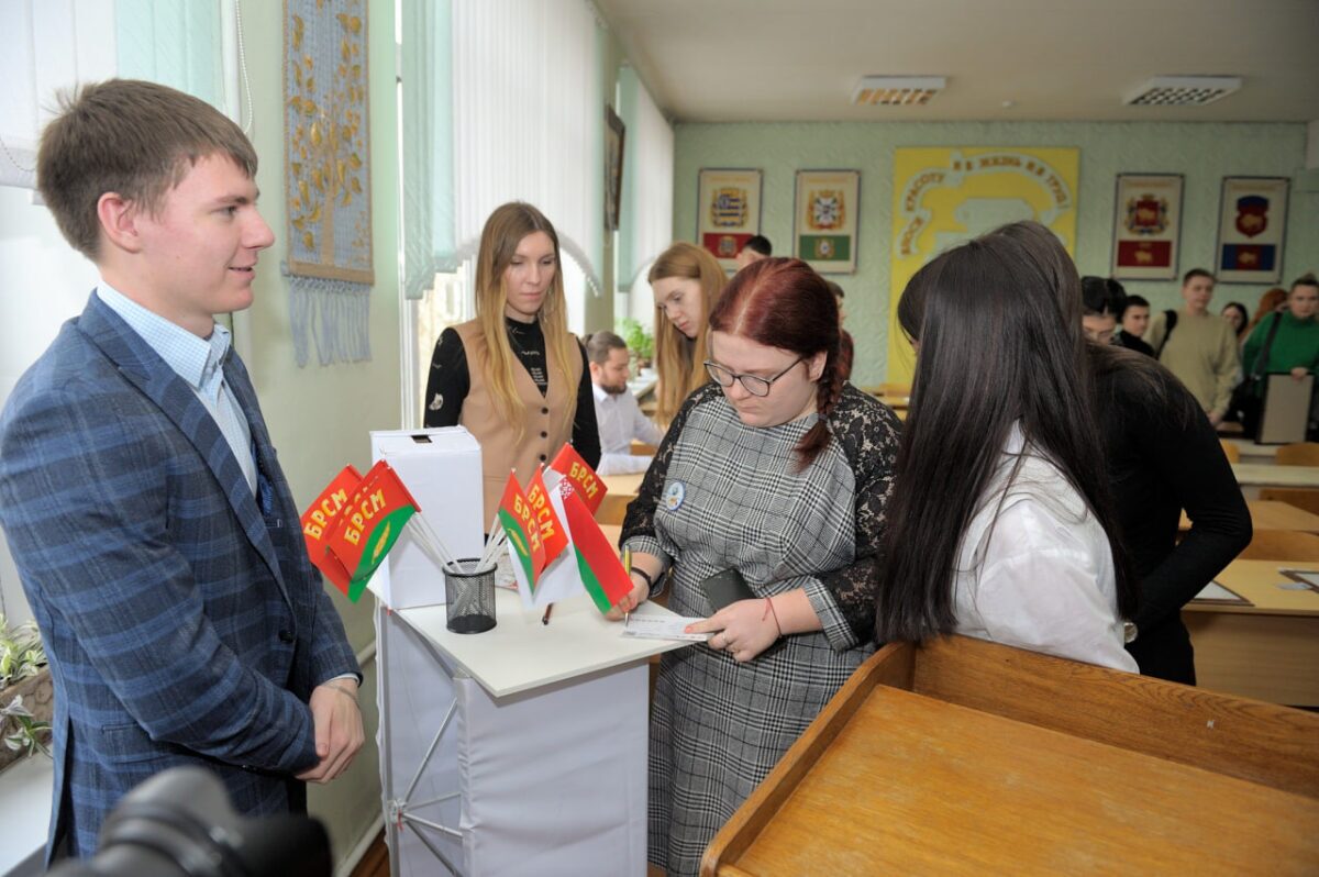 «Мой выбор – мое будущее». Открытый диалог с молодежью провели в аграрно-экономическом колледже