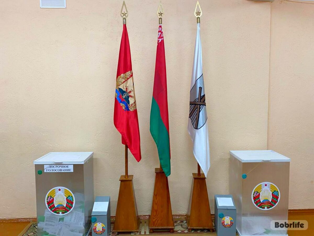 В Беларуси закрылись участки для голосования на выборах депутатов