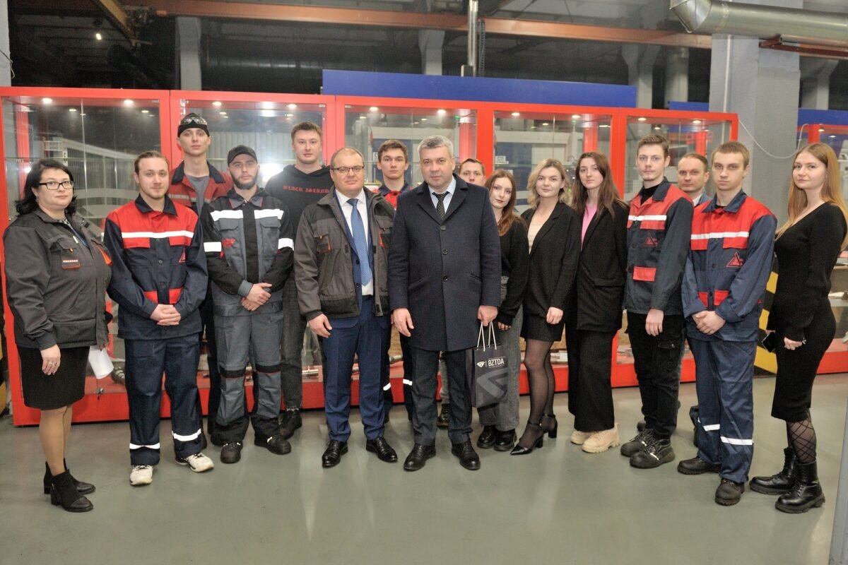 Председатель горисполкома пообщался с молодыми специалистами завода ТДиА