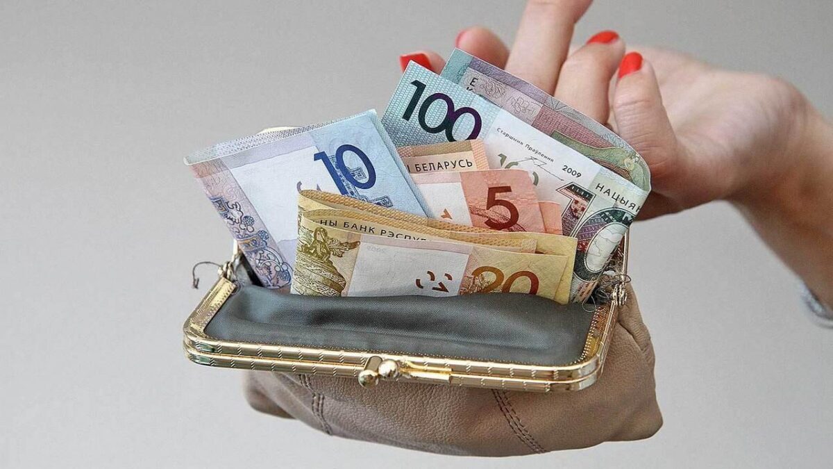 На что белорусы тратят больше всего денег – смотрим статистику