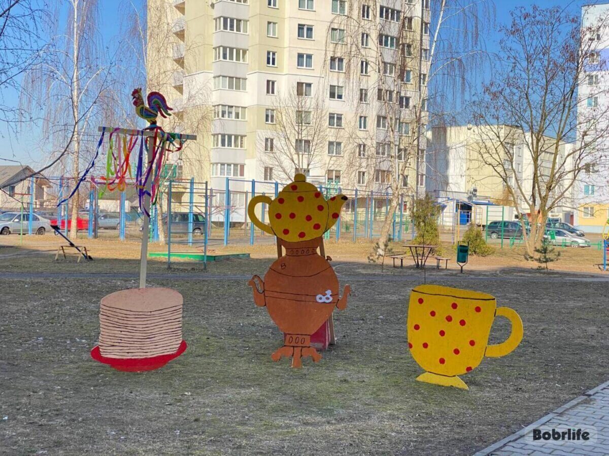 «Ну, мёд!». Посмотрите, как бобруйчане украсили свой двор к Масленице