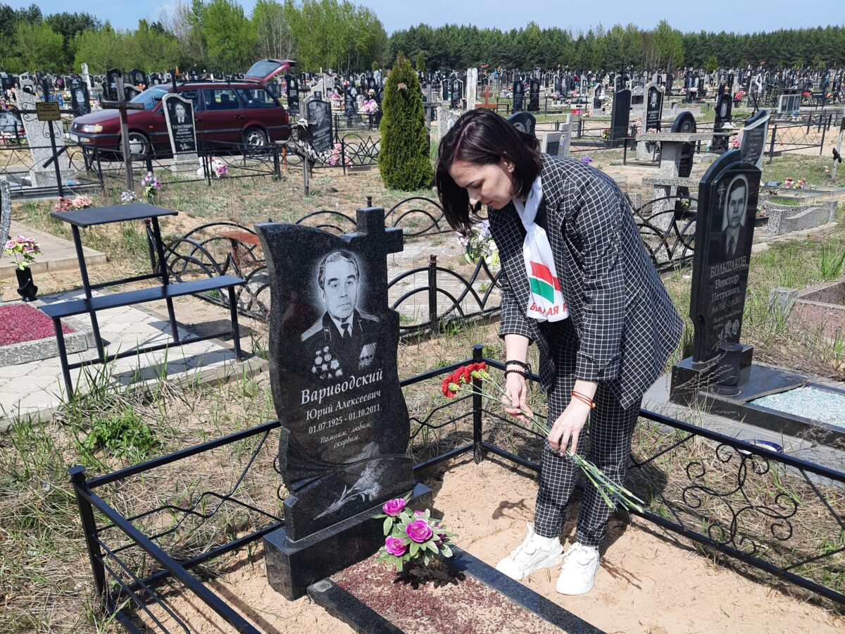 Бобруйчане уже много лет наводят порядок на месте, где захоронен ветеран Великой Отечественной войны Юрий Алексеевич Вариводский
