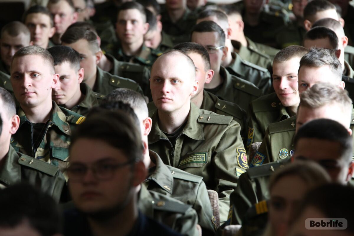 Творческая акция «Боевая агитбригада» побывала в 83-м полку