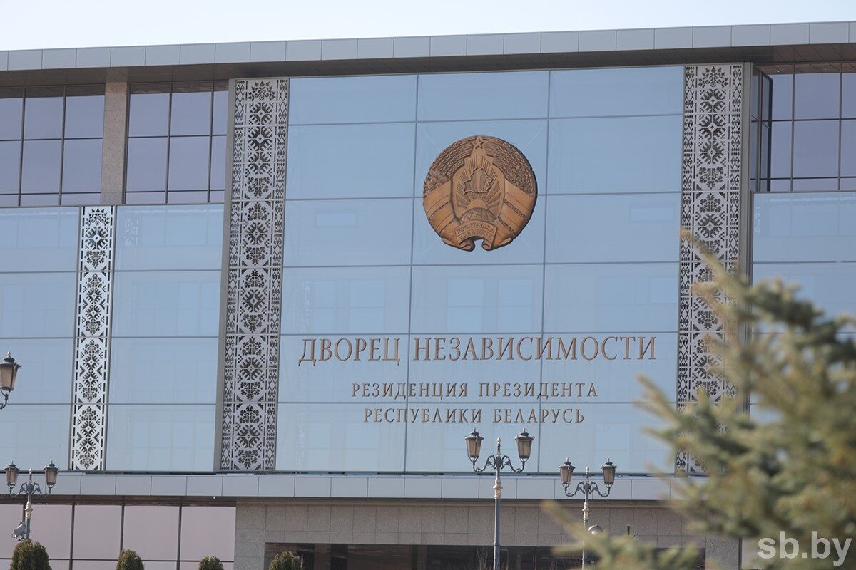 Лукашенко поздравил военнослужащих и ветеранов войск ПВО с профессиональным праздником