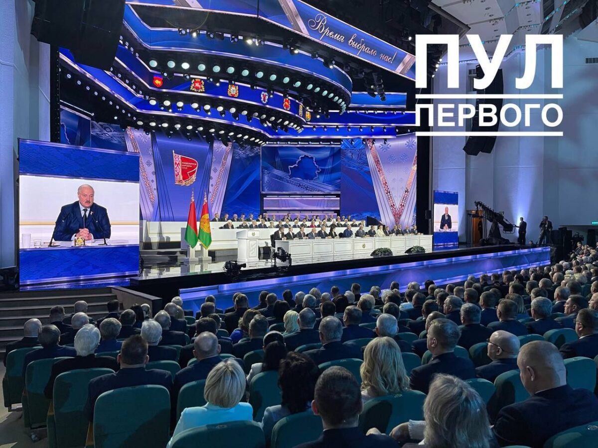 Лукашенко: Никто сегодня не хочет воевать. Поэтому надо идти к миру