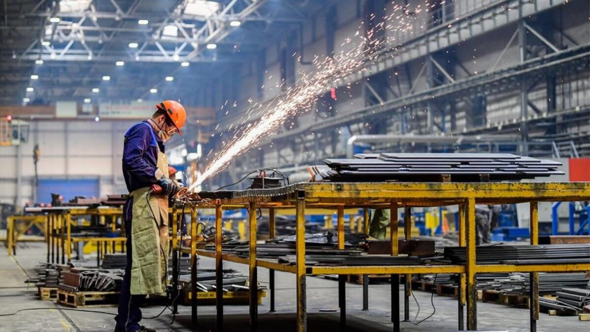 Беларусь оказалась на третьем месте в ЕАЭС по темпам роста промпроизводства