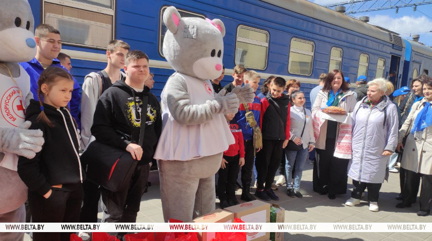 Дети Донбасса, которые получили минно-взрывные ранения, приехали на оздоровление в Беларусь
