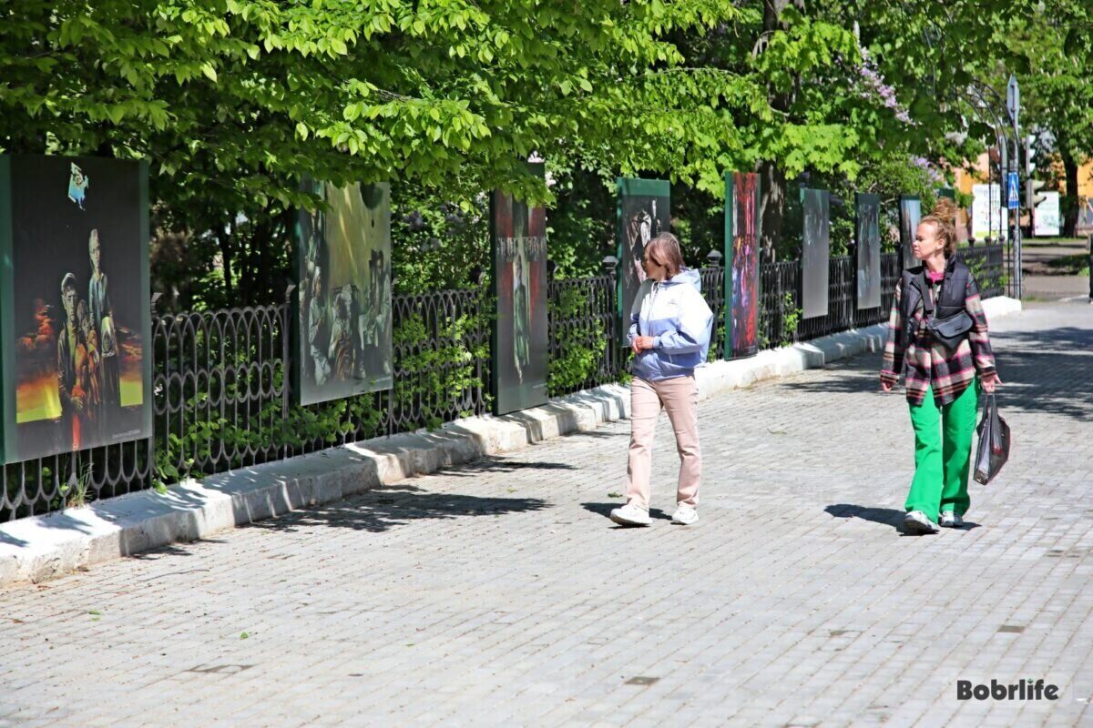 Художники о войне. Выставка под открытым небом в Бобруйске