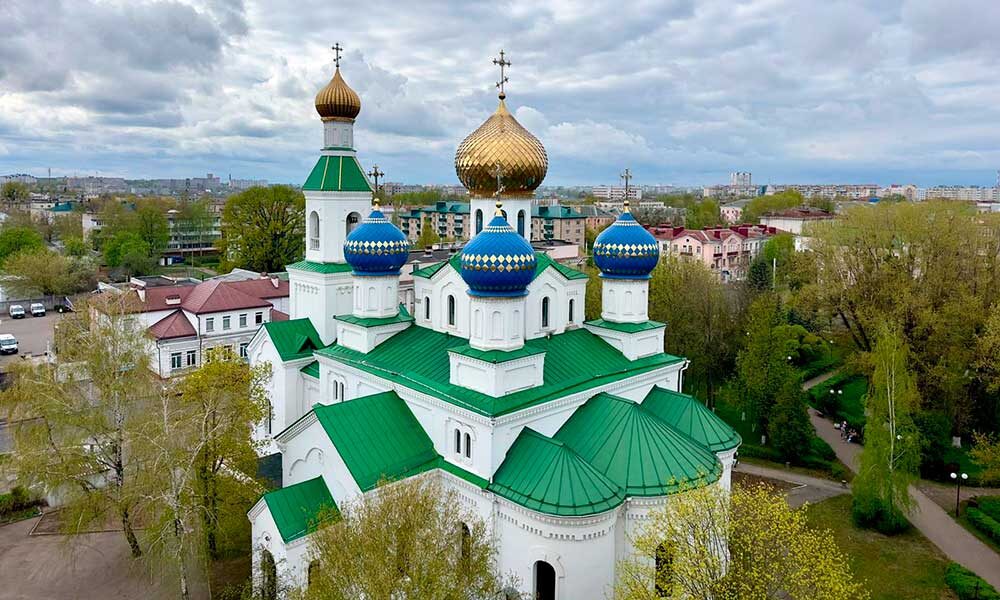 В день Антипасхи епископ Серафим совершил Божественную литургию в Никольском кафедральном соборе Бобруйска
