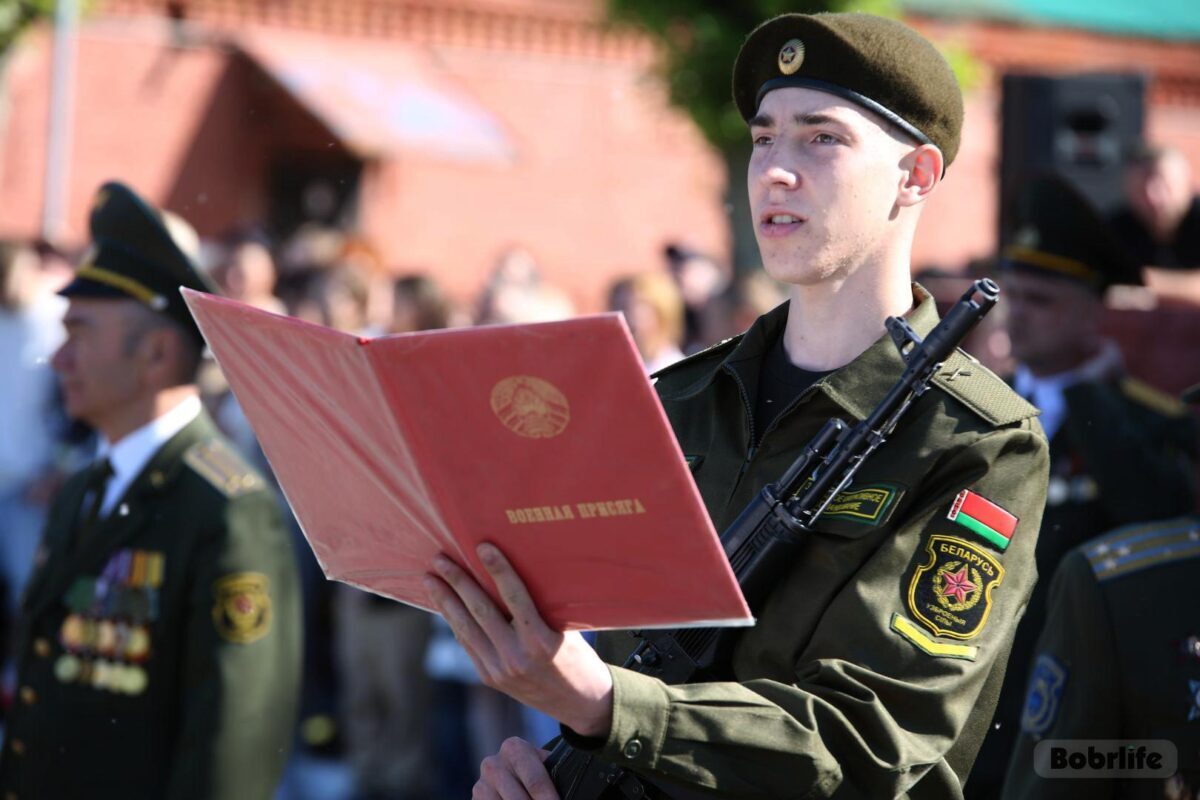 66 новобранцев приняли военную присягу в 147-м зенитном ракетном полку