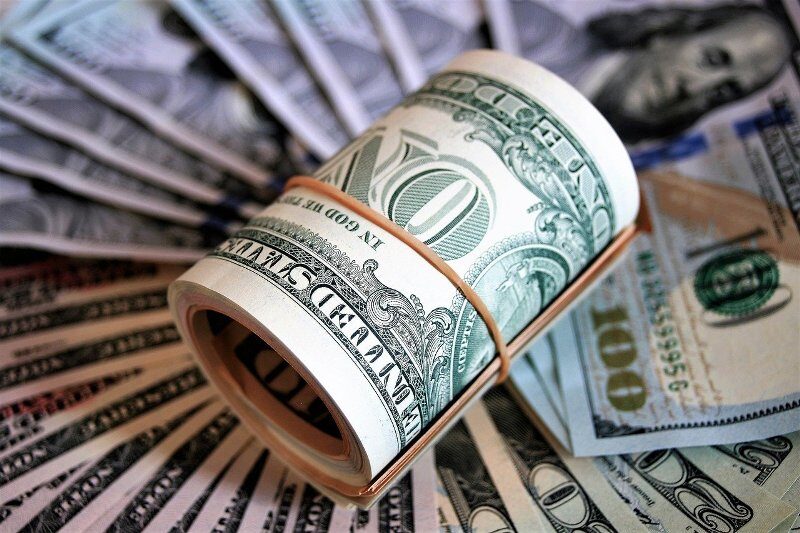 Доллар пошел вверх. Курсы валют на 18 мая 2024