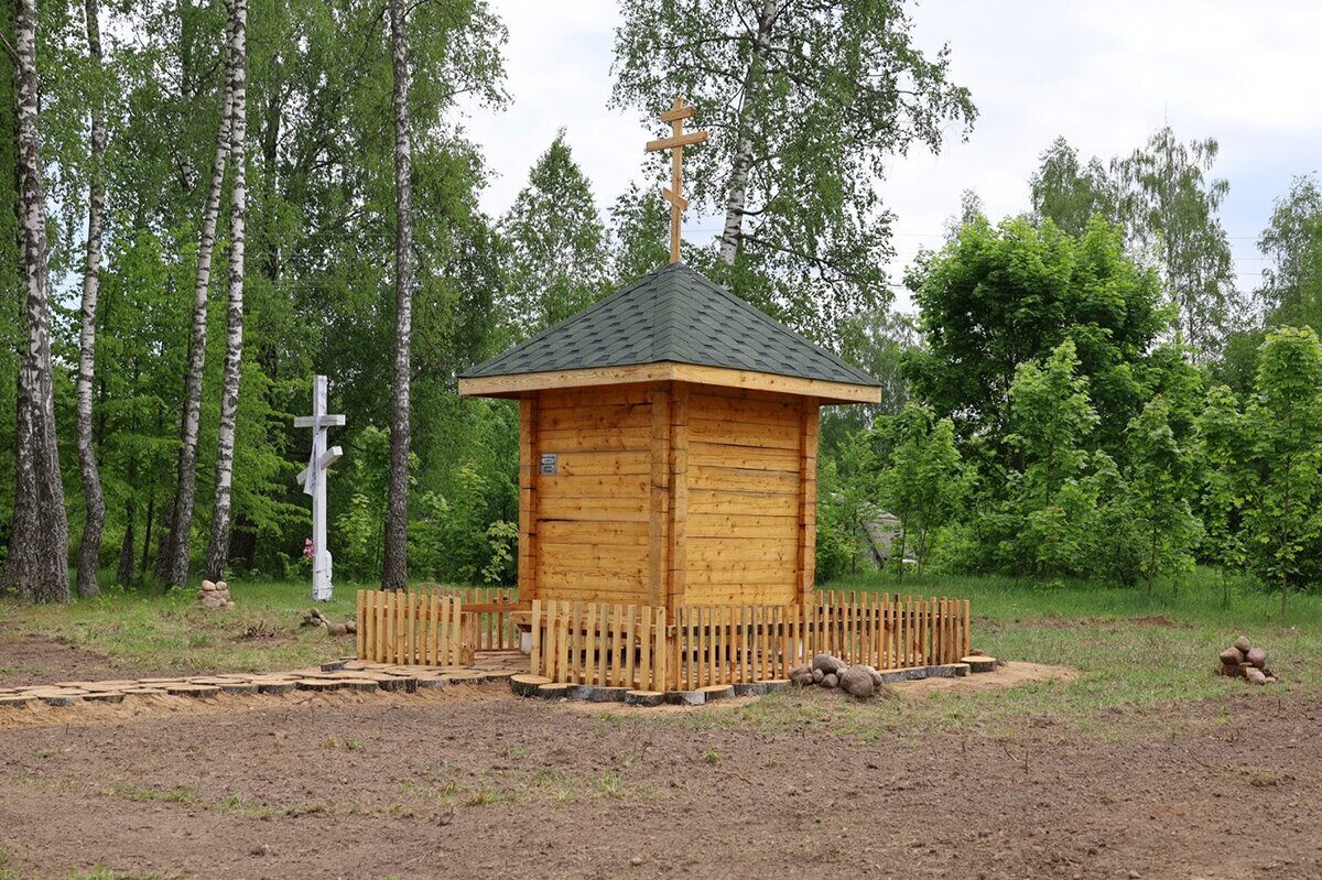 В Могилевском районе на месте Никольской церкви XIX века, сожженной в годы ВОВ, поставили каплицу
