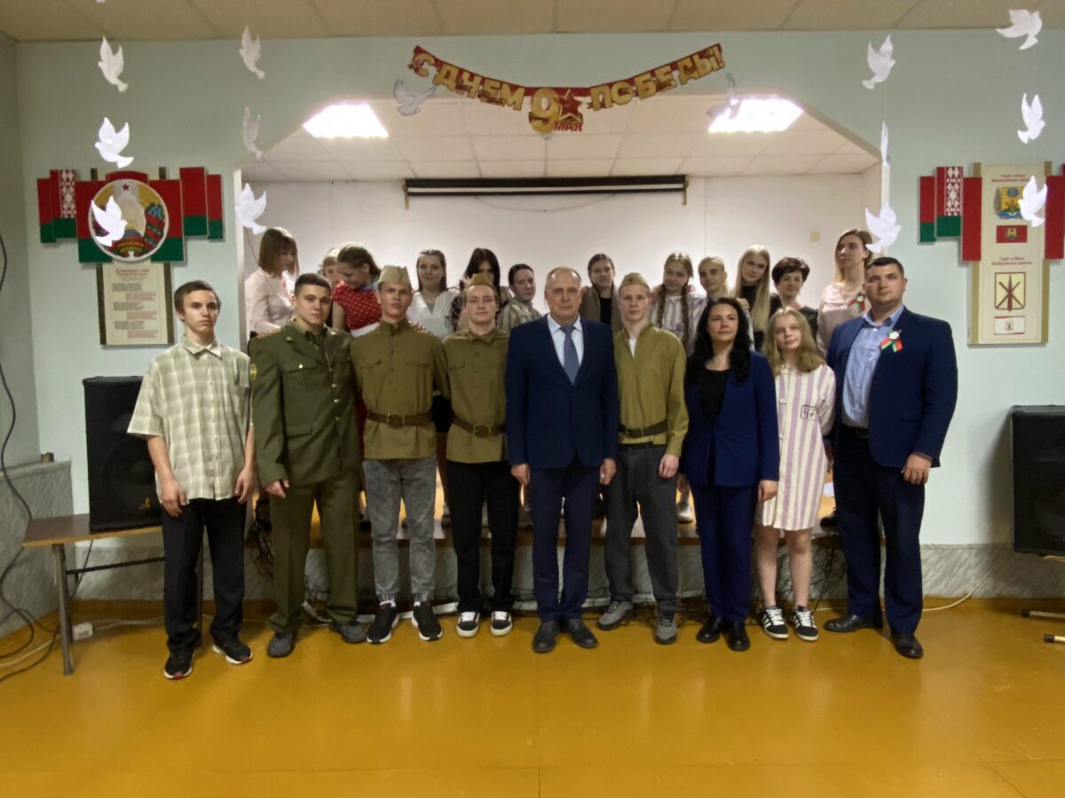 В Бобруйском училище олимпийского резерва прошел концерт «Спасибо солдатам Победы за то, что не знаем войны»