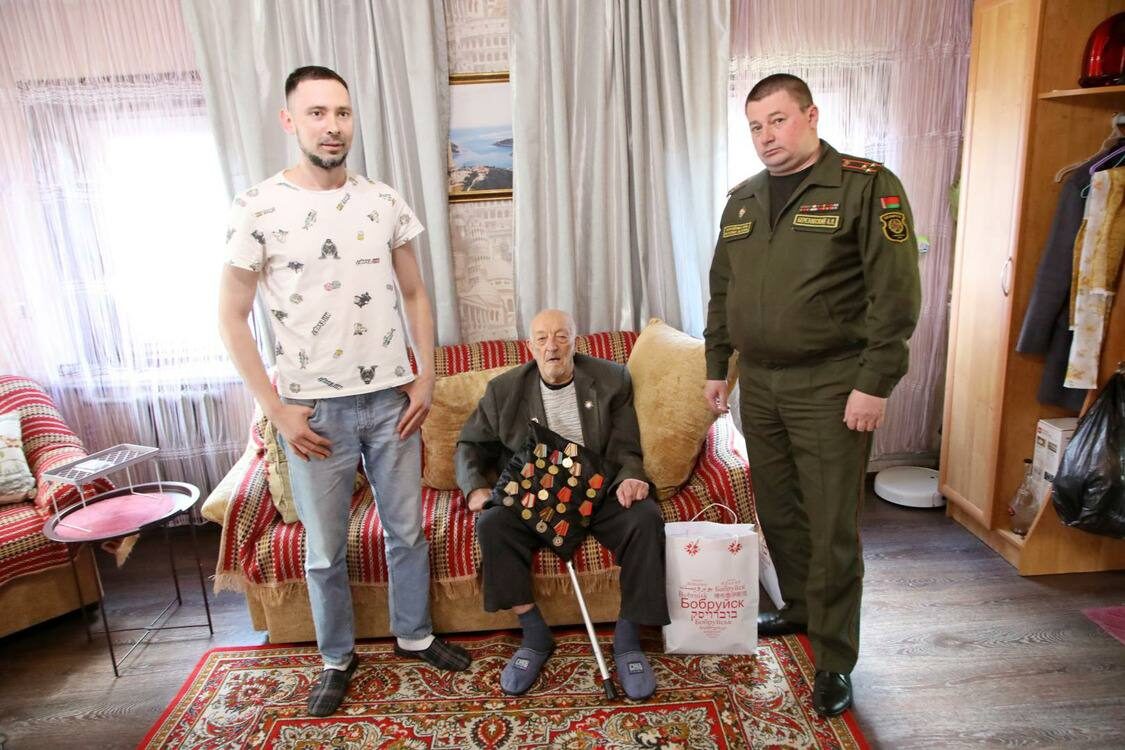 Поздравления для ветерана войны и труда Александра Белявского