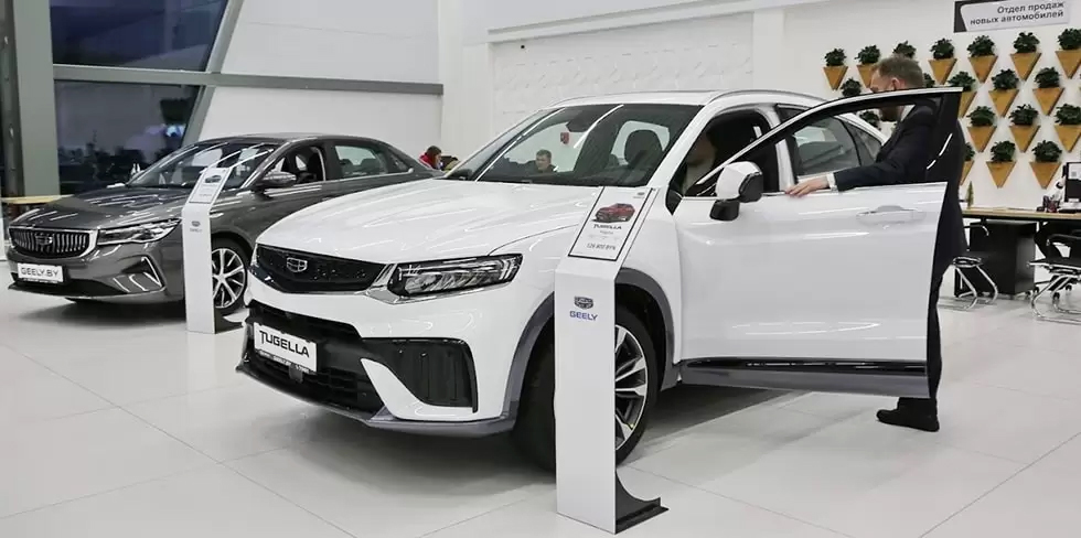 Продажи легковых машин в Беларуси достигли уровня декабря 2021 года