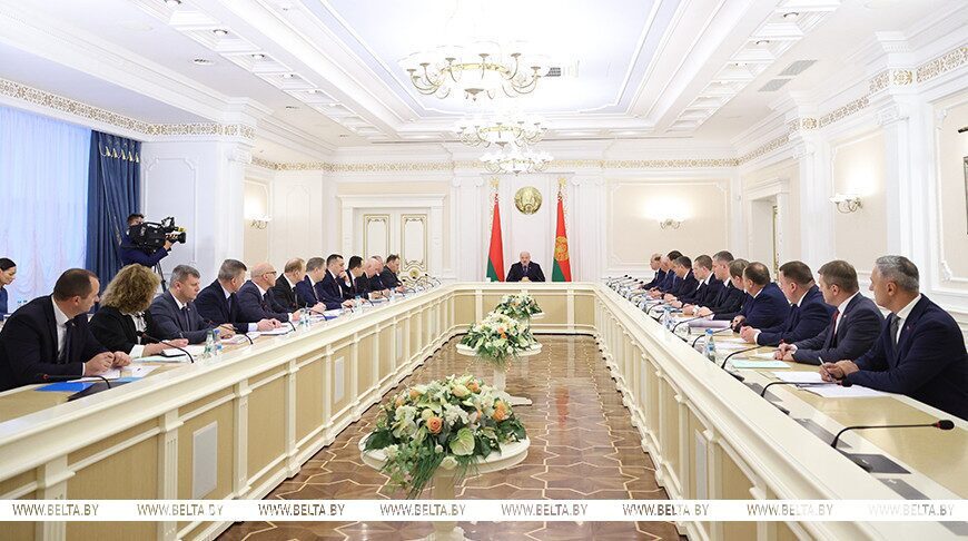 «К стенке поставим!» Лукашенко жестко предупредил о недопустимости коррупции и озвучил громкие факты