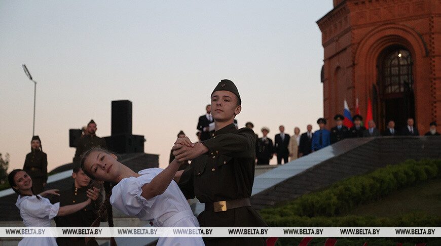 «Дорогами Памяти и Славы». Международный молодежный патриотический проект развернулся на Буйничском поле