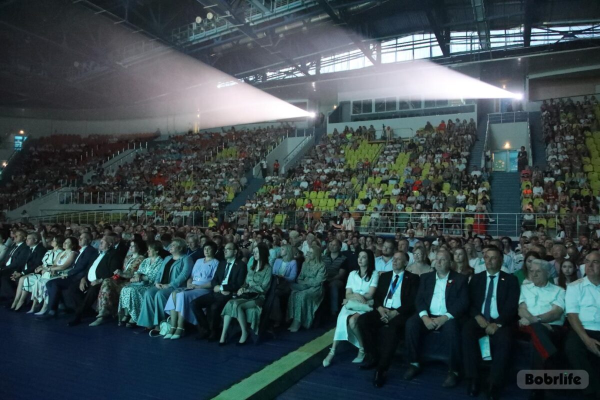 «Ритмы любимого города»: в Бобруйске продолжается праздничный концерт
