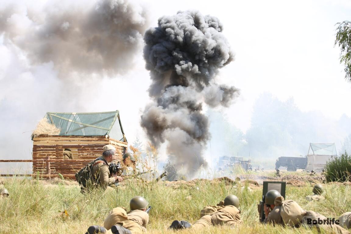 Представители стран-участниц «Венка дружбы» побывали на военно-исторической реконструкции «Бобруйский котел»