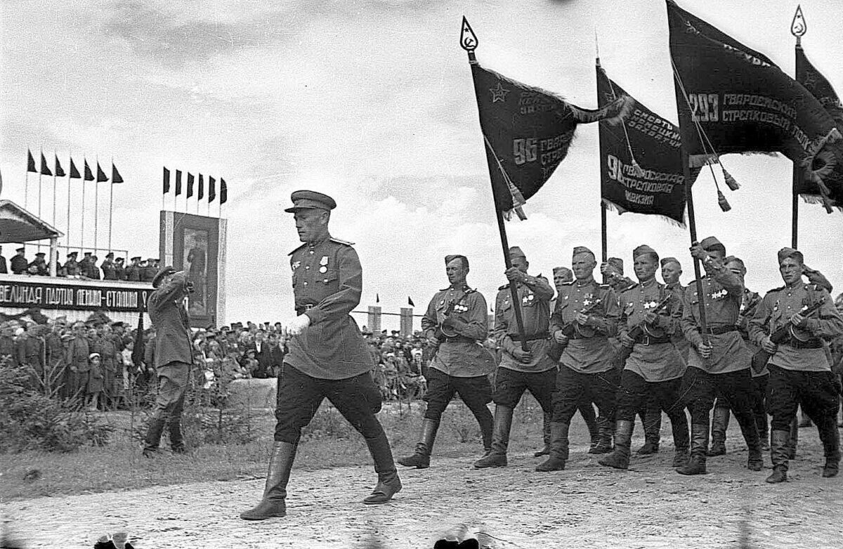 В Бобруйск пришел мир! Как наш город возрождался после трехлетней оккупации фашистами