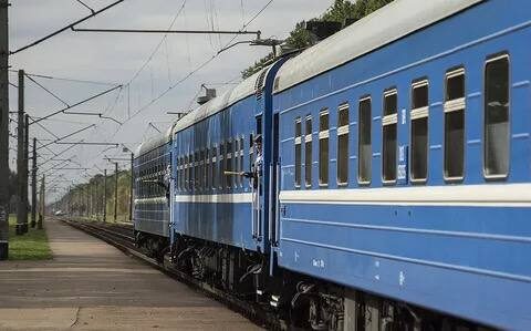БЖД предупреждает об отклонении поездов от графика из-за ливней и сильного ветра