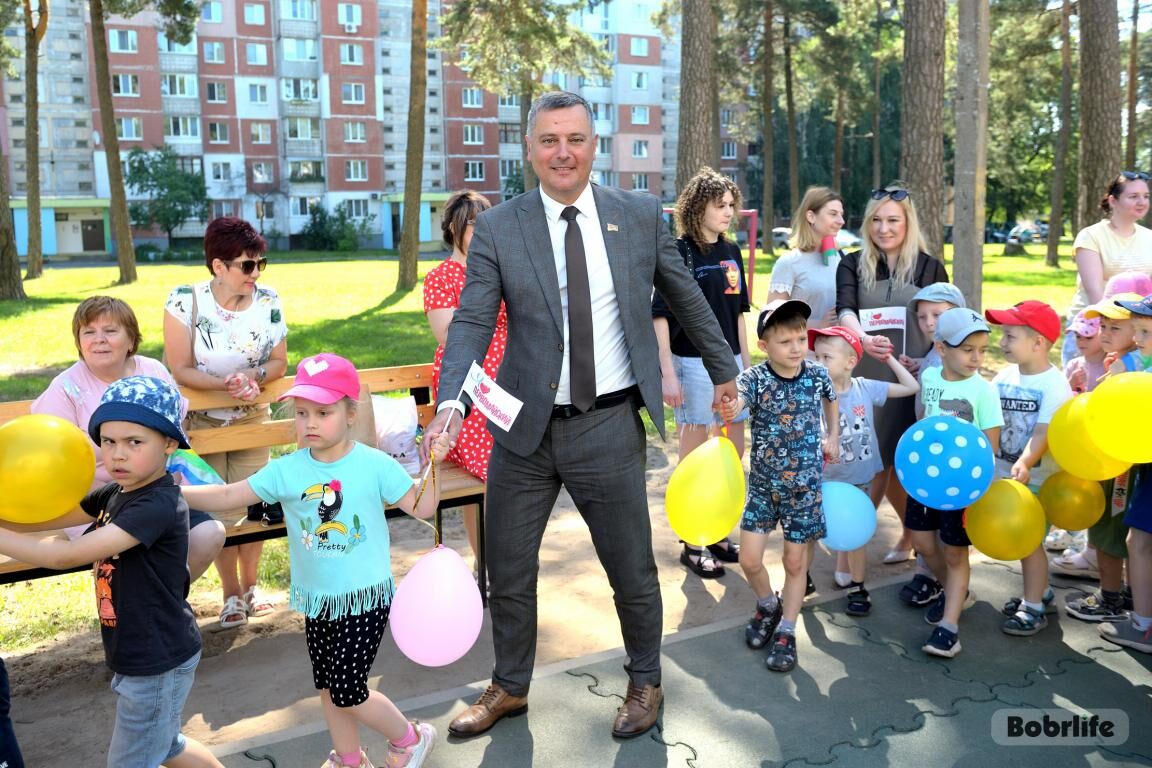 Счастливые голоса. В Бобруйске открылась новая детская площадка