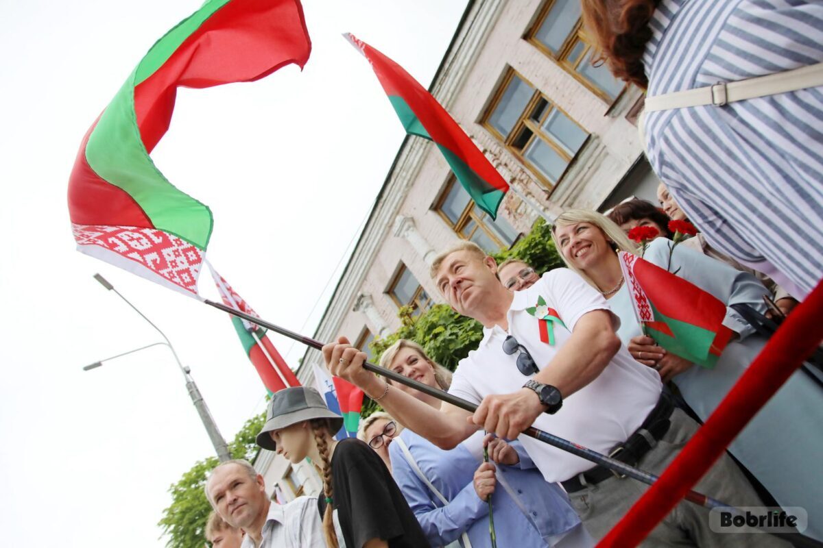Белорусы позитивно оценивают динамику социально- экономического развития страны за годы суверенитета