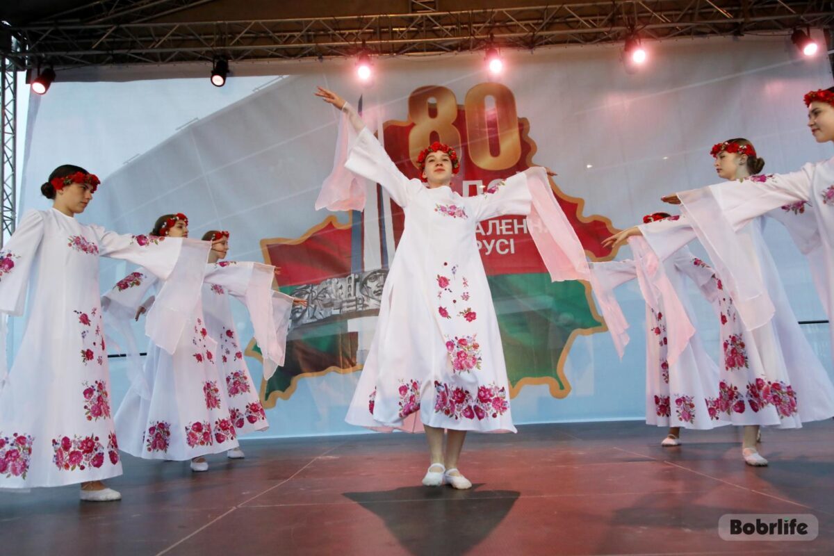 «Квітней, Радзіма, пад блакітным небам!». В Бобруйске состоялся концерт, посвященный Дню Независимости Беларуси