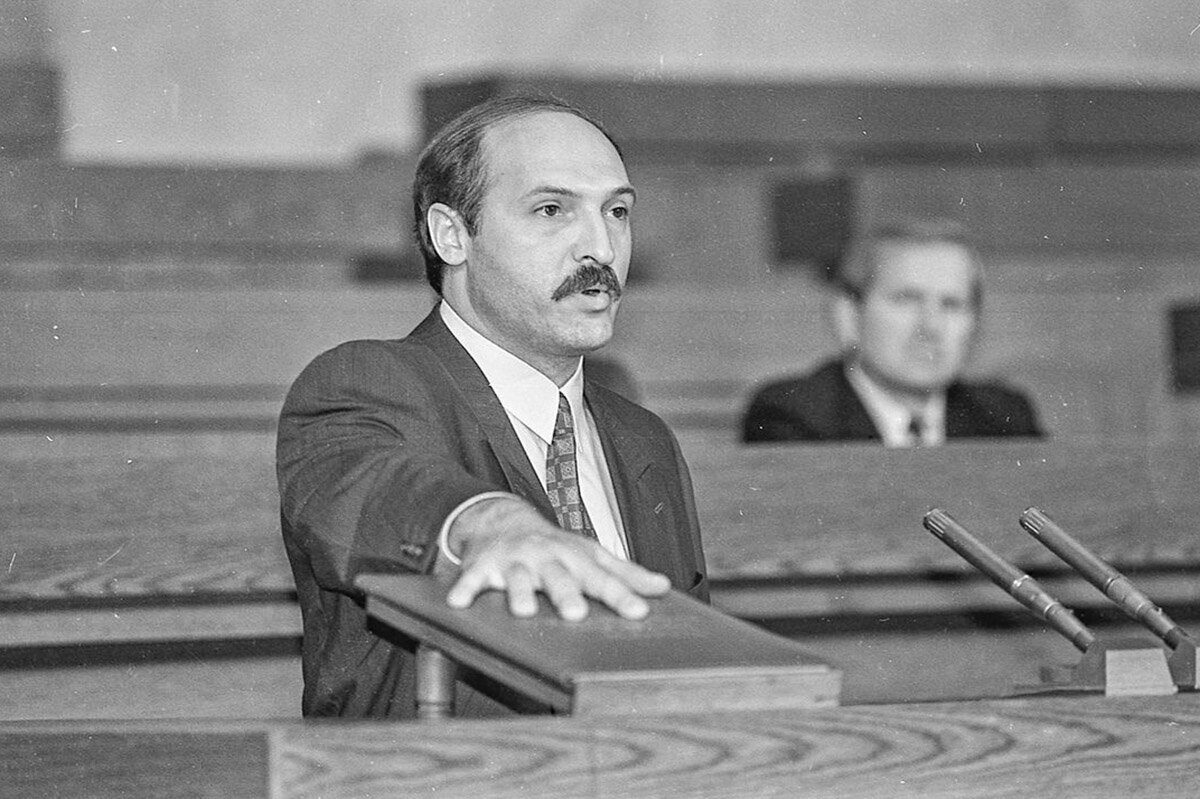 20 июля 1994 года Александр Лукашенко принес присягу и вступил в должность