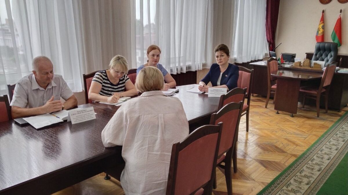 Личный прием граждан провела председатель Бобруйского городского Совета депутатов Ирина Рынейская