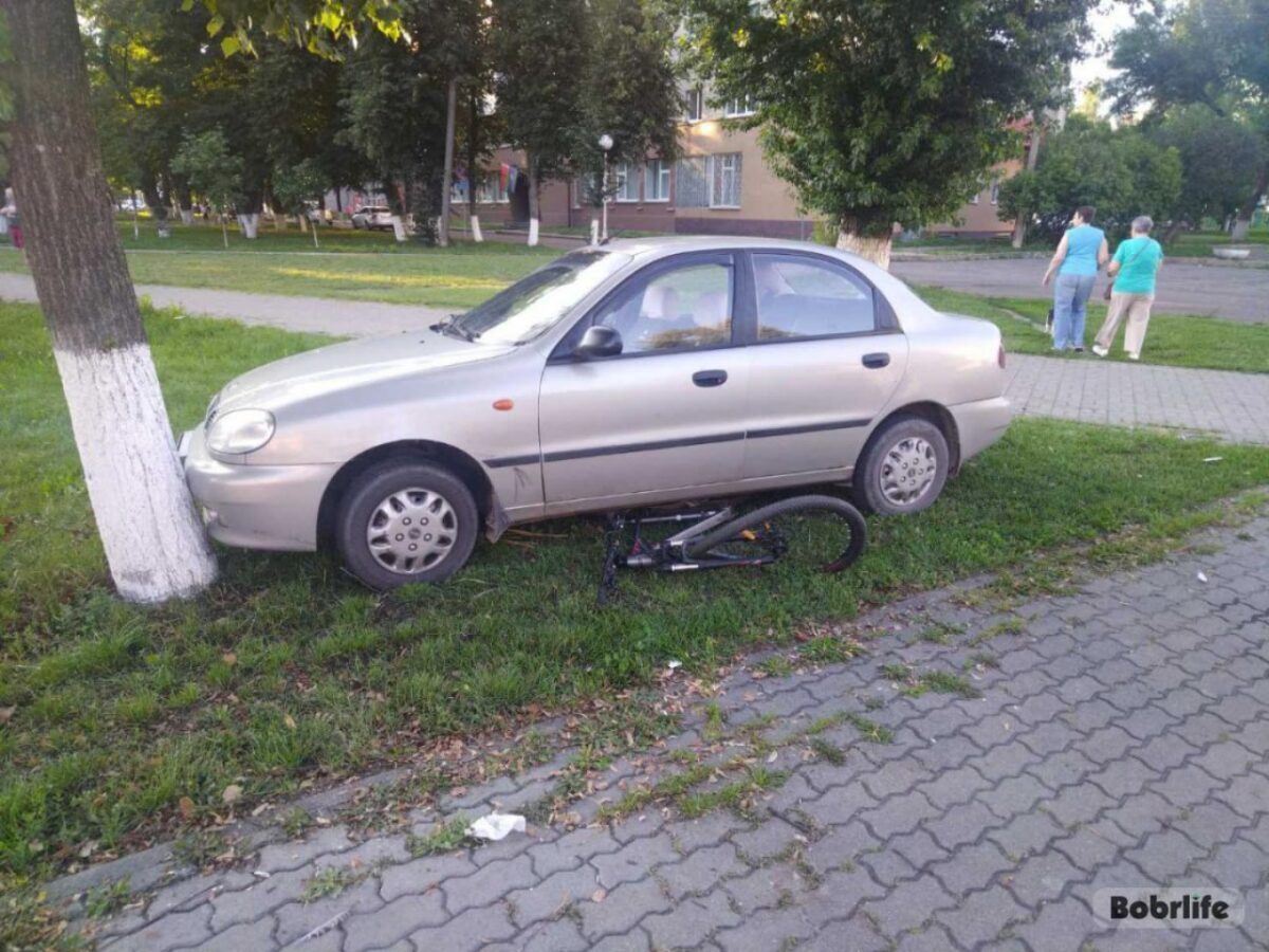 В Бобруйске водитель легковушки сбил велосипедиста. Оба госпитализированы