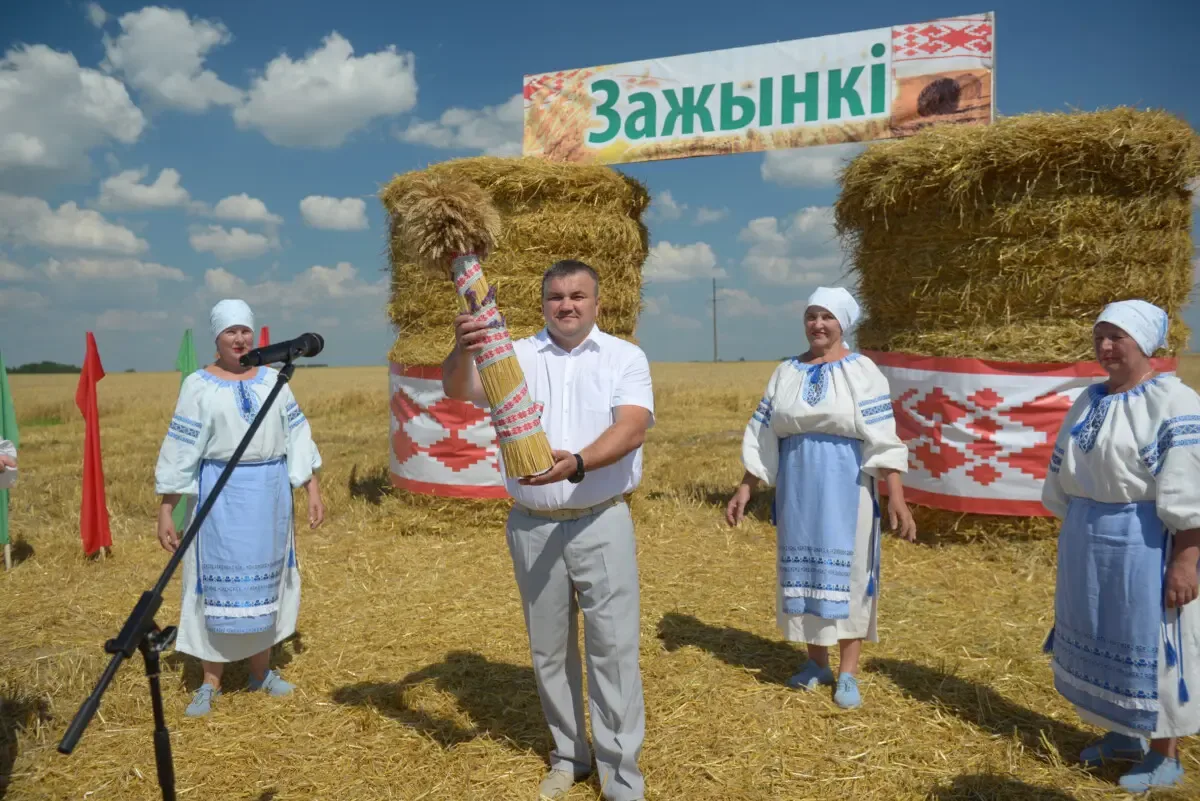 Праздник первого снопа. На Бобруйщине официально дан старт уборочной кампании