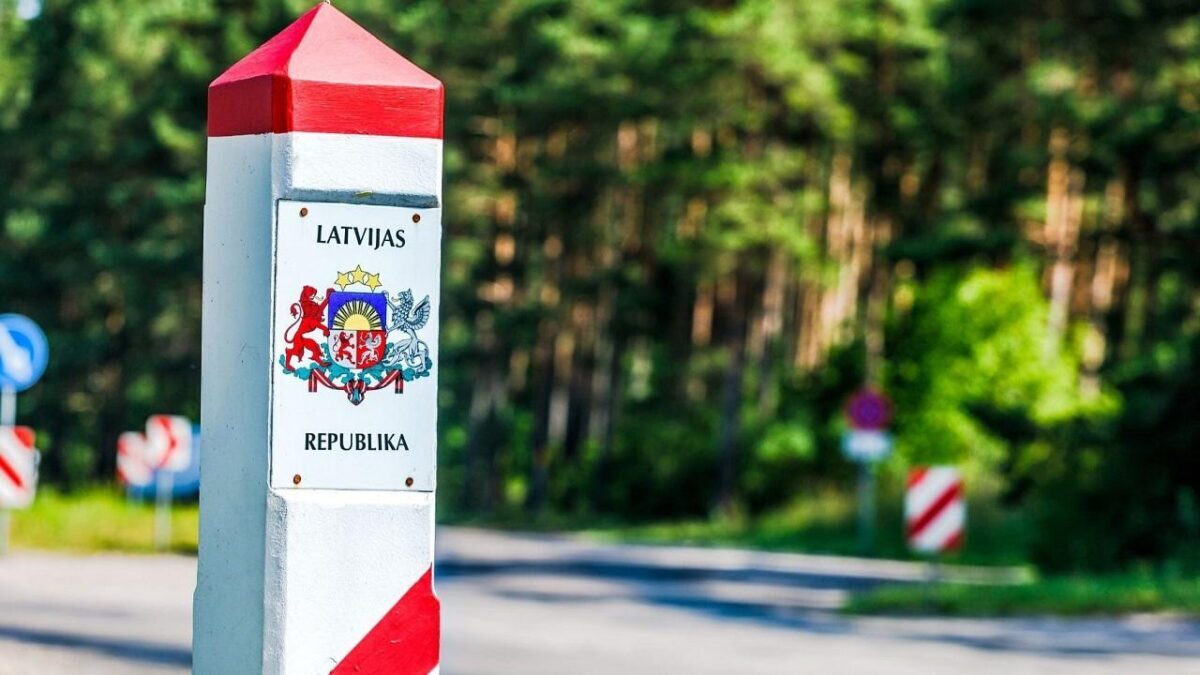 В Латвии с 16 июля вводят запрет на въезд авто с белорусскими номерами