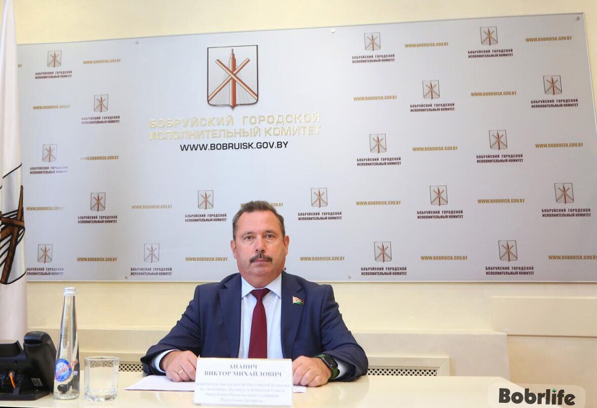 Виктор Ананич провел личный прием в Бобруйске и мониторинг цен в фирменном магазине «Славянка»