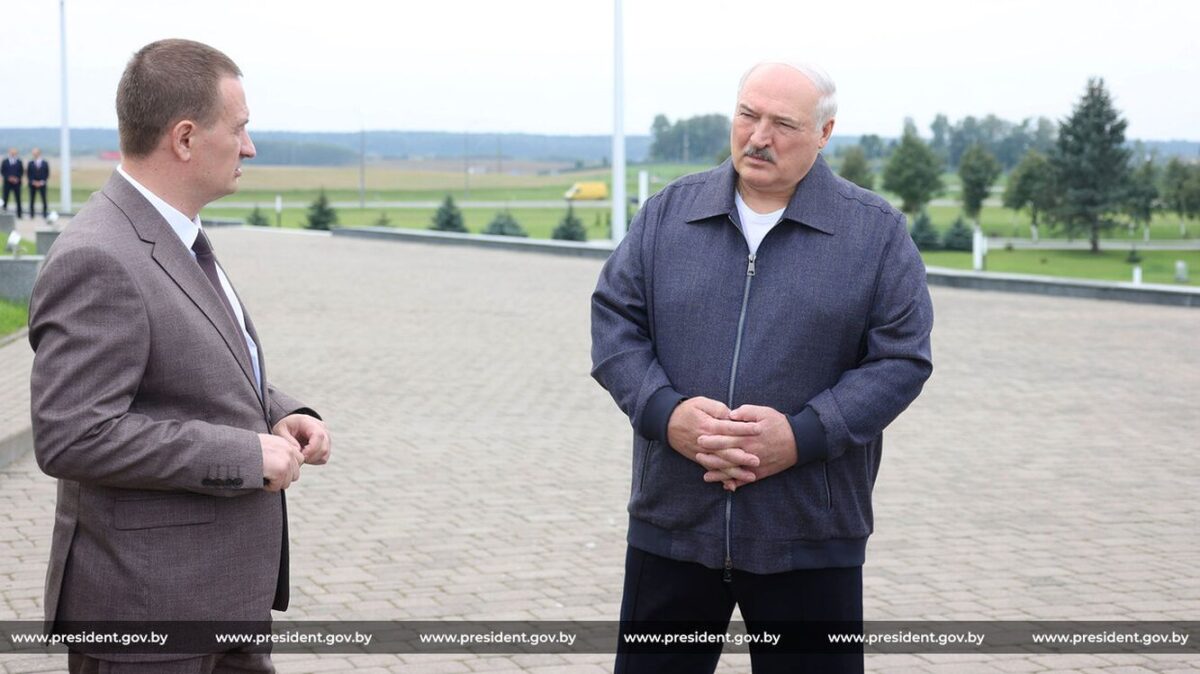 Лукашенко заслушал доклад руководителя Минской области о ходе полевых работ