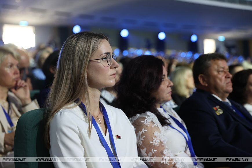 Лукашенко: люди, работающие в сфере образования, должны быть безупречны
