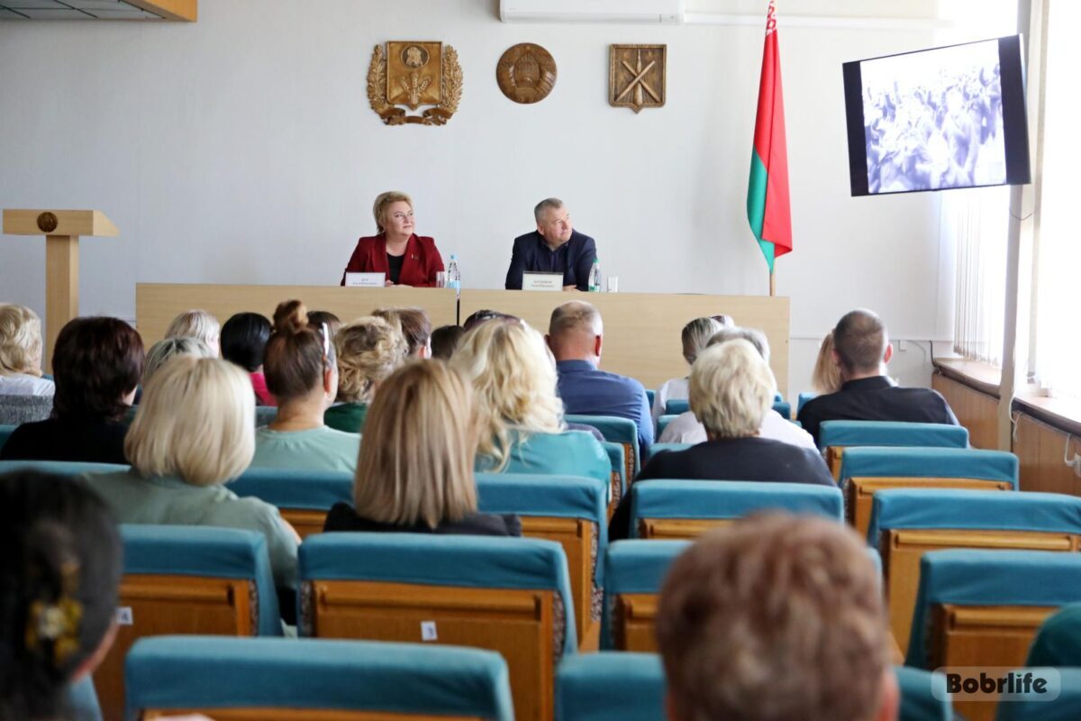 Когда мы едины, мы непобедимы! Ольга Жук в рамках ЕДИ встретилась с трудовым коллективом ОАО «ФанДОК»