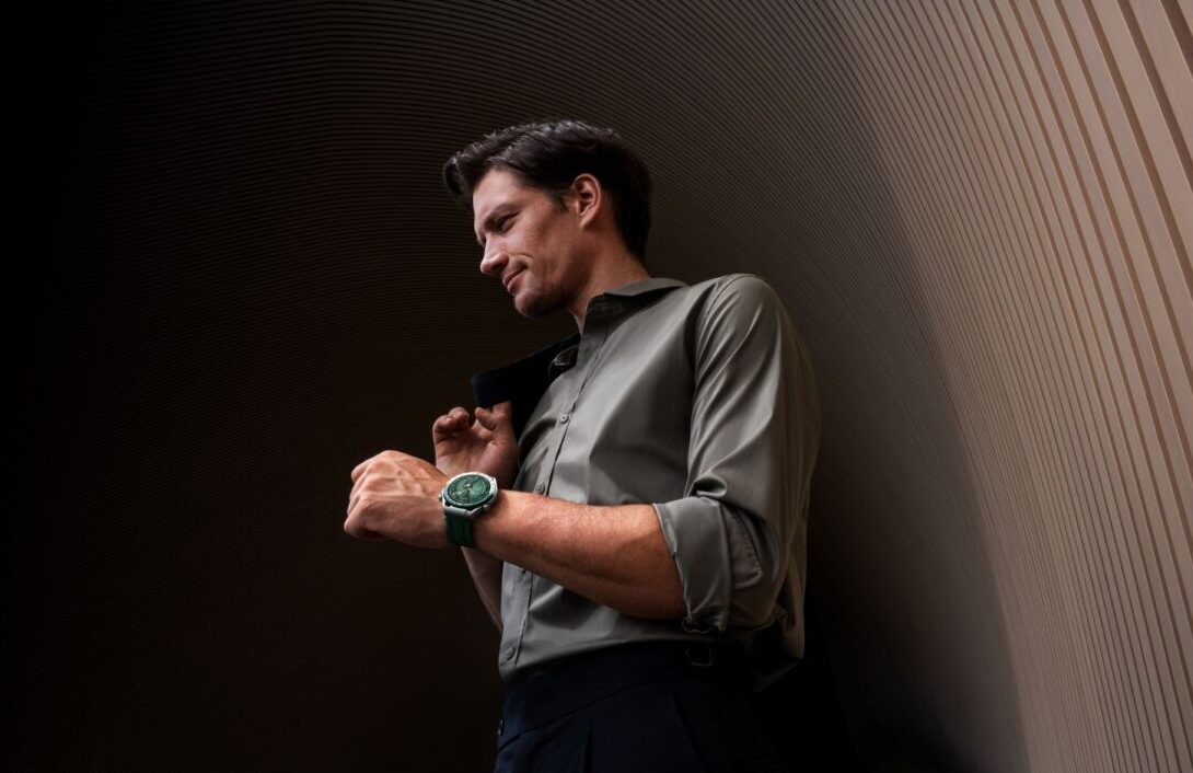 В Беларуси станут доступны смарт-часы Huawei Watch Ultimate с расширенными функциями для дайвинга и игры в гольф