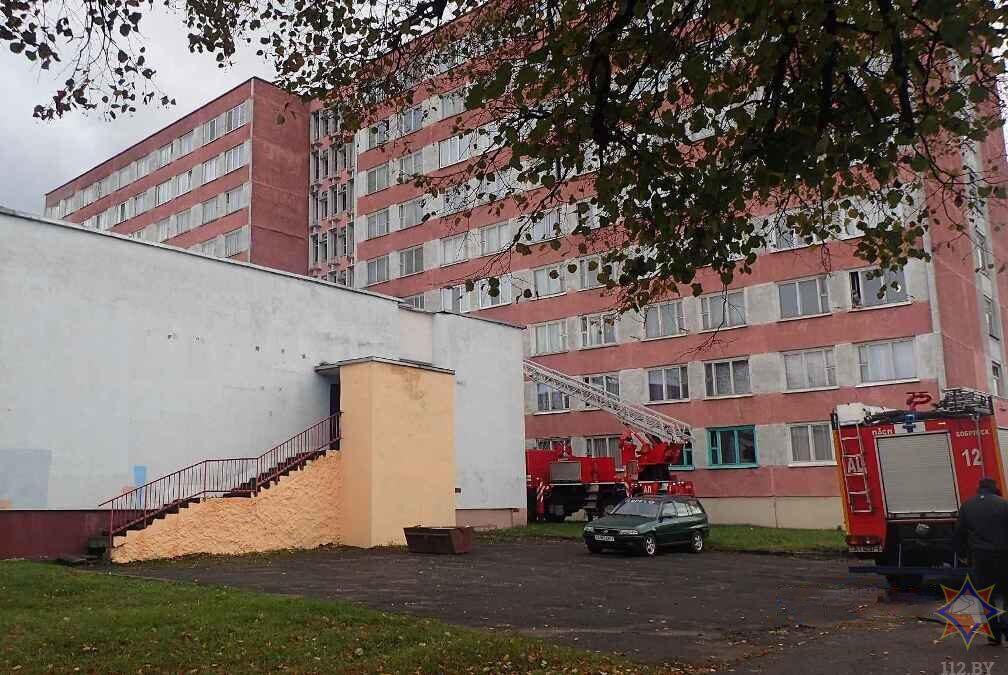 Пожар в общежитии Бобруйска: работники МЧС спасли мужчину