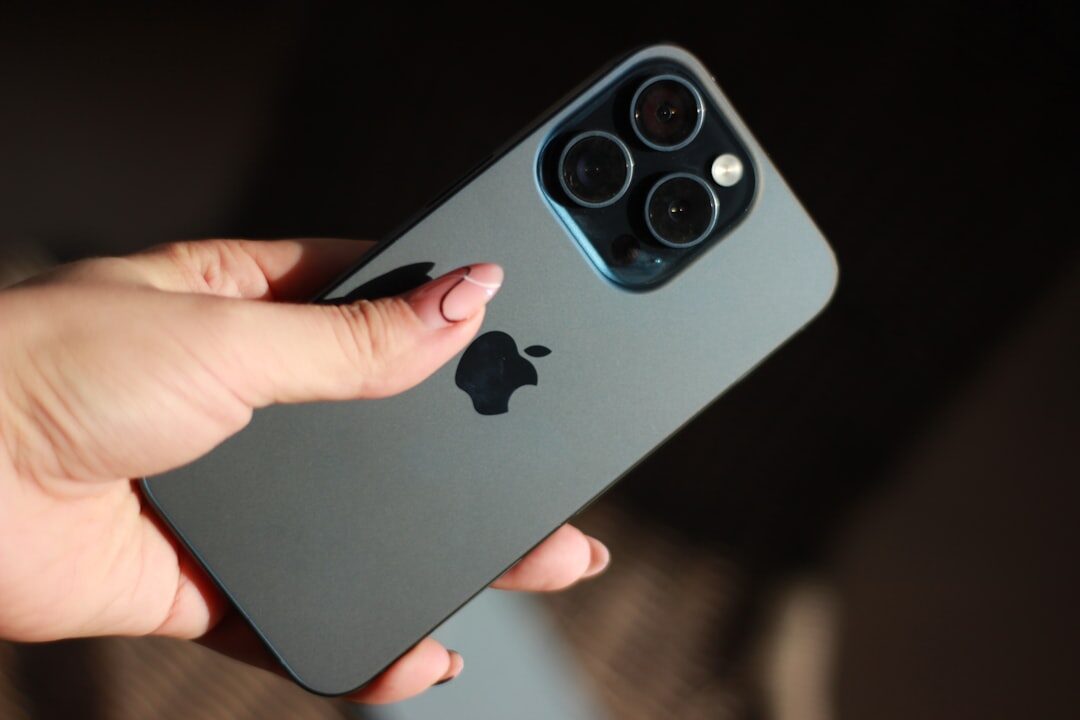 iPhone в зоне риска. В милиции рассказали о новых способах блокировки и шантажа владельцев телефонов